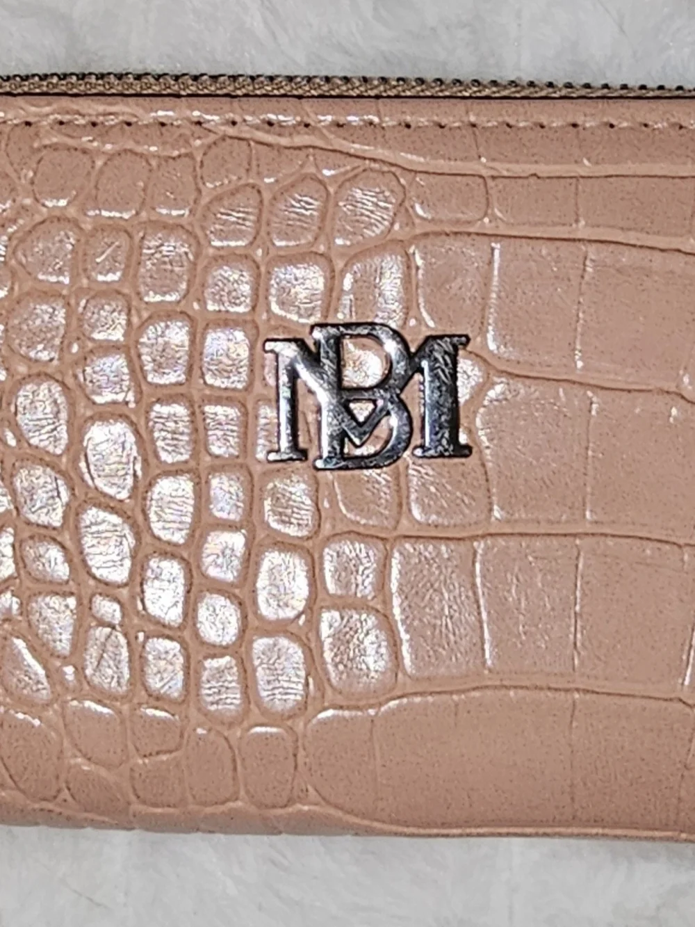 Badgley Mischka Croc-Embossed Zip Wallet In Blush